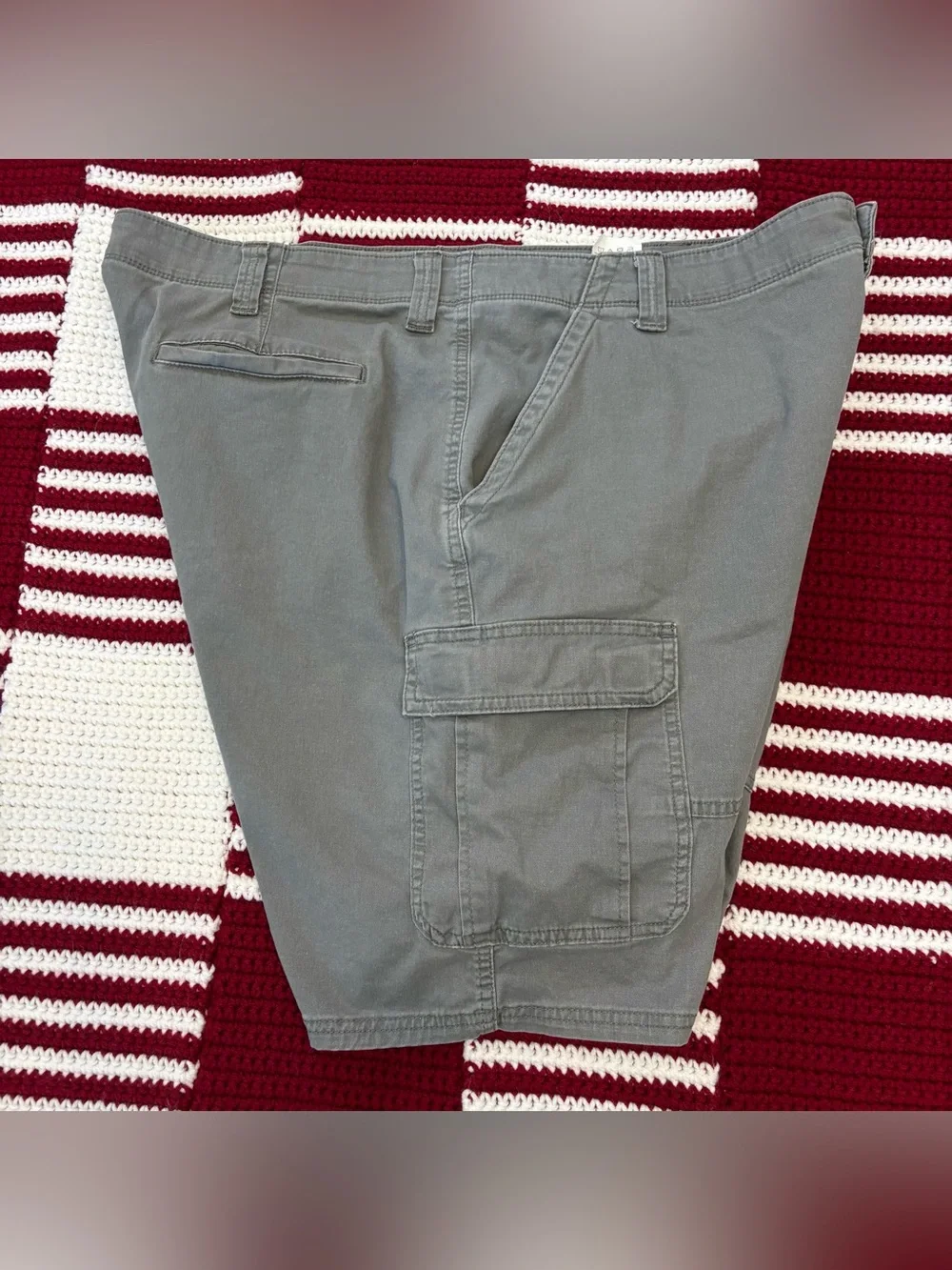 Wrangler Men’s Relaxed Fit Cargo Shorts Gray Sz 42x10, Utility Multi Pocket